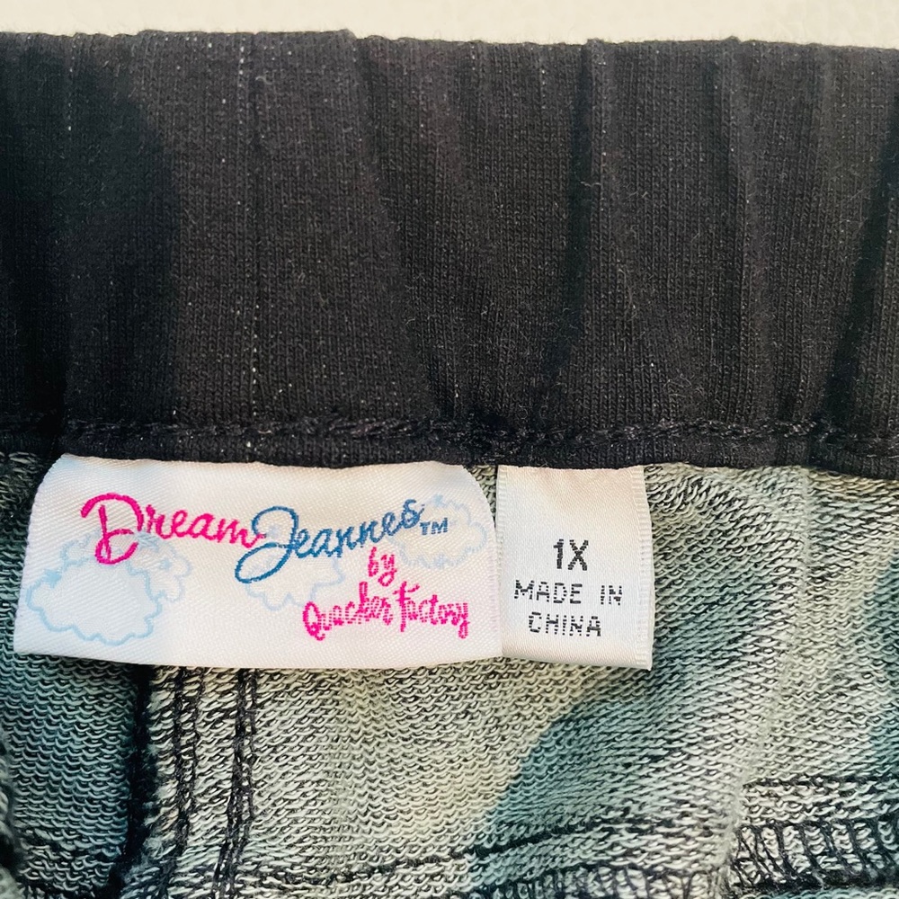 Capri jeans. - Picture 2 of 4